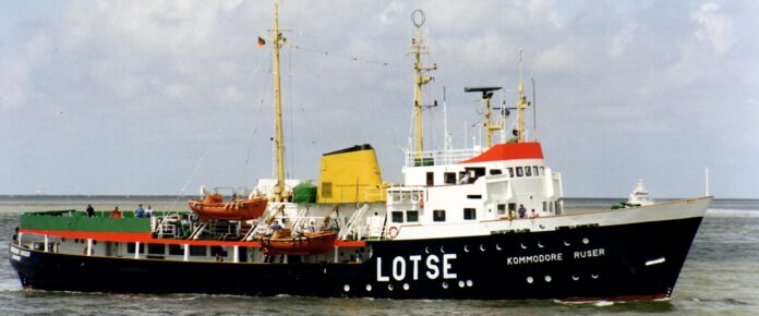 KOMMODORE RUSER im Jahr 1997 auf der Elbe.