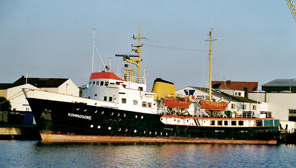 Ex KOMMODORE ROLIN als KOMMODORE im August 2001 in Bremerhaven aufgelegt.