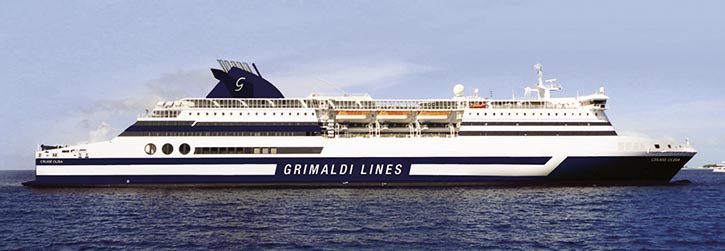 Wieder eine Mittelmeerfähre: Die BIMINI SUPERFAST 2016 in den Farben der italienischen Grimaldi Lines.