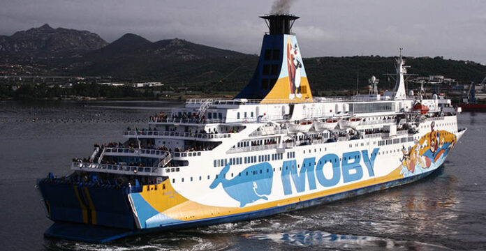 Bei Moby Lines bilden traditionell Second Hand-Fähren das Rückgrat der Flotte, hier die 1975 als TOR BRITANNIA gebaute MOBY DREA im Hafen von Olbia.