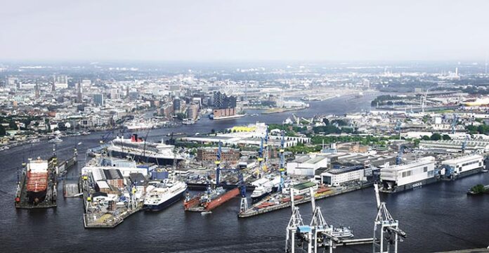 Gesamtansicht Werftgelände Blohm + Voss in Hamburg.
