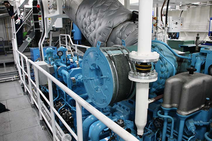 Der 8-Zylinder ABC-Motor vom Typ 8DZC dual-fuel leistet 1.650 kW.