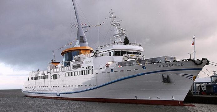 MS HELGOLAND der Reederei Cassen Eils verkehrt im Seebäderdienst zwischen Cuxhaven und Helgoland