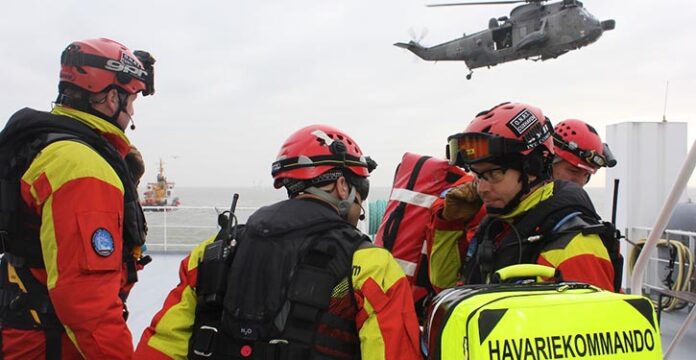 Offshore Notfall Reaktionsteam auf dem Havaristen. © Havariekommando