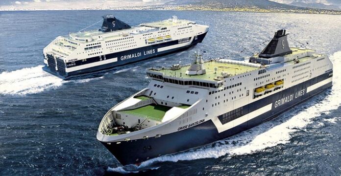 Zwei RoPax-Kreuzfahrtschiffe, CRUISE BARCELONA und CRUISE ROMA der italienischen Grimaldi-Gruppe