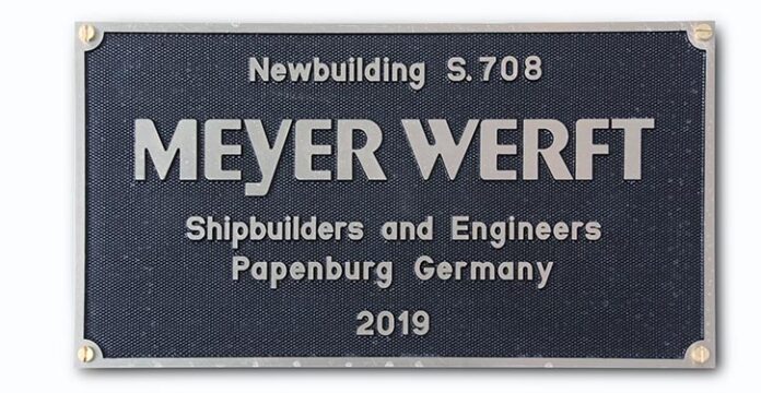 Bauschild der Meyer Werft.