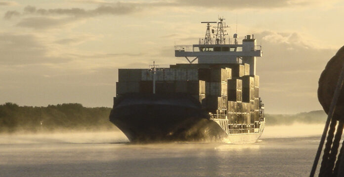 Die international Schifffahrt muß ihre CO2-Emissionen verringern